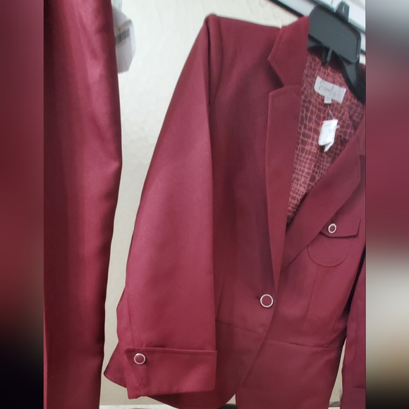 NWT Emily 2 Piece Pant Suit; Sz 14; Wine Color; Lined; $70 - Picture 12 of 16